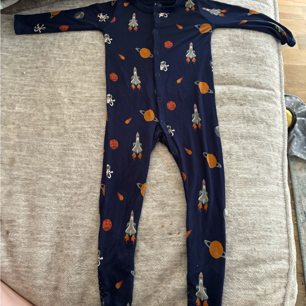 Kyte Baby Snap Footie, size 6m-12m, Space Print (limited edition winter 2022)